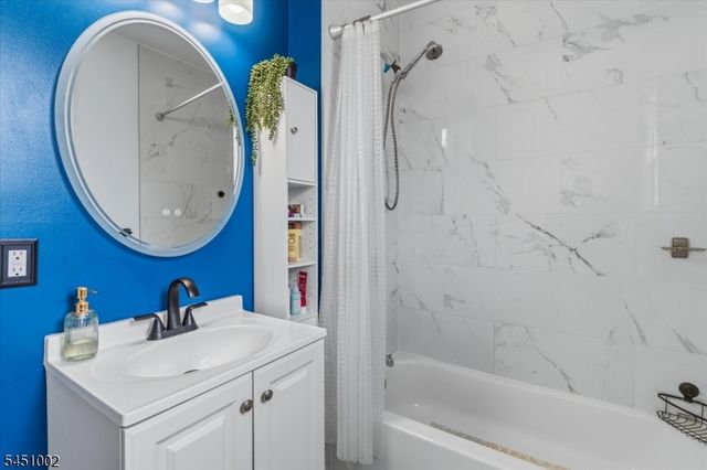 274 Brighton Ave, East Orange City, NJ 07017