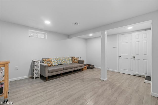274 Brighton Ave, East Orange City, NJ 07017