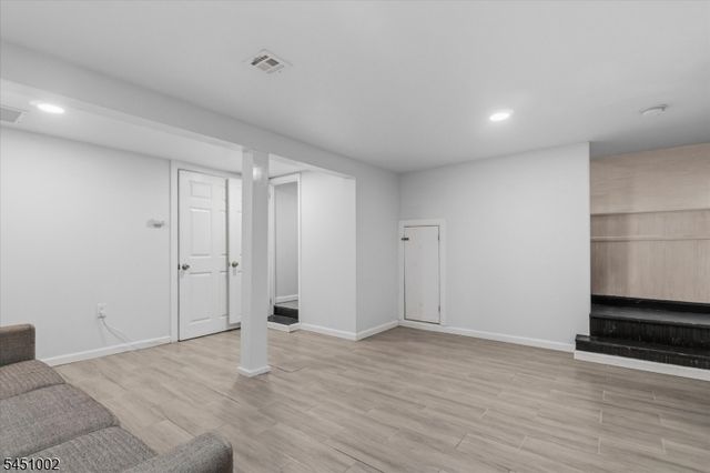 274 Brighton Ave, East Orange City, NJ 07017