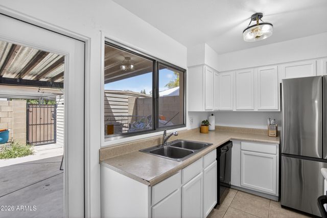 5007 S TERRACE Road, Tempe, AZ 85282