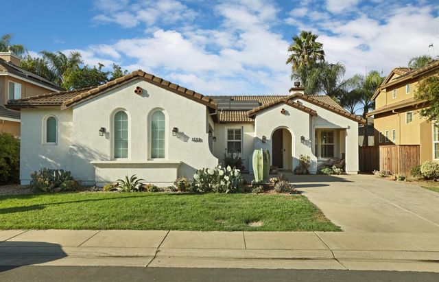 5939 Riverbank Cir, Stockton, CA 95219