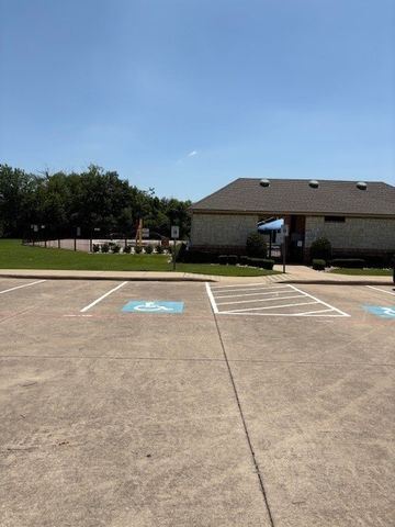 608 S Heights Drive, Crowley, TX 76036