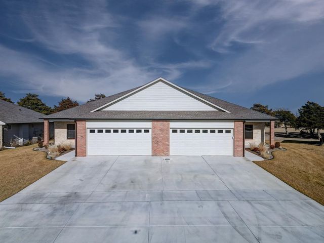 3114 Long Ct, Winfield, KS 67156