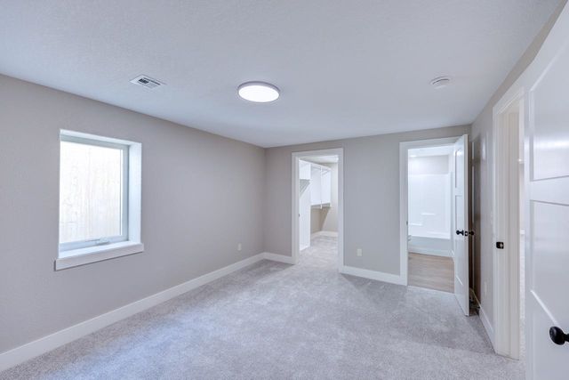 3114 Long Ct, Winfield, KS 67156