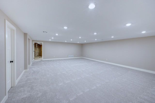 3114 Long Ct, Winfield, KS 67156