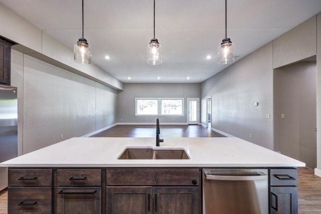 3114 Long Ct, Winfield, KS 67156