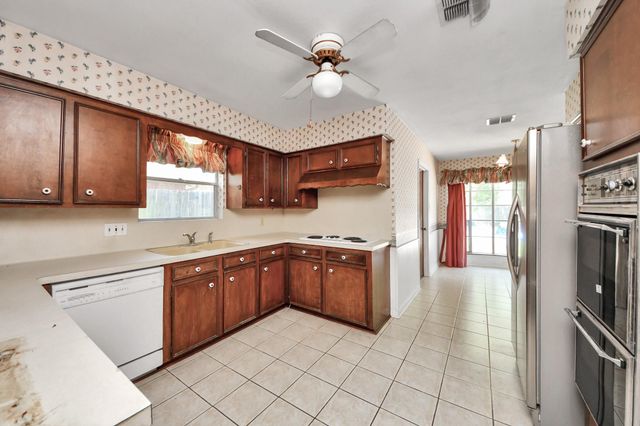 2814 Spyglass Lane, Missouri City, TX 77459