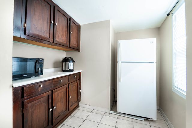 2733 N Artesian Avenue, Chicago, IL 60647
