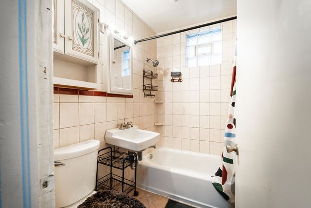 2733 N Artesian Avenue, Chicago, IL 60647