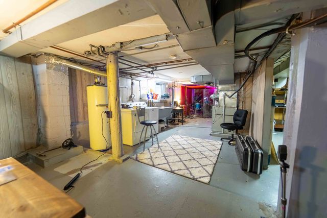 2733 N Artesian Avenue, Chicago, IL 60647