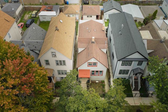 2733 N Artesian Avenue, Chicago, IL 60647