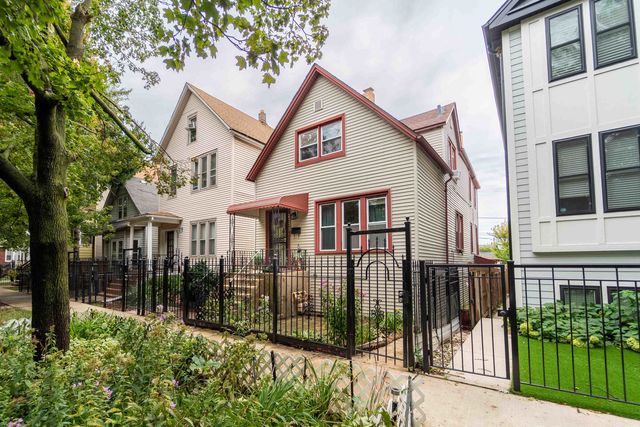 2733 N Artesian Avenue, Chicago, IL 60647