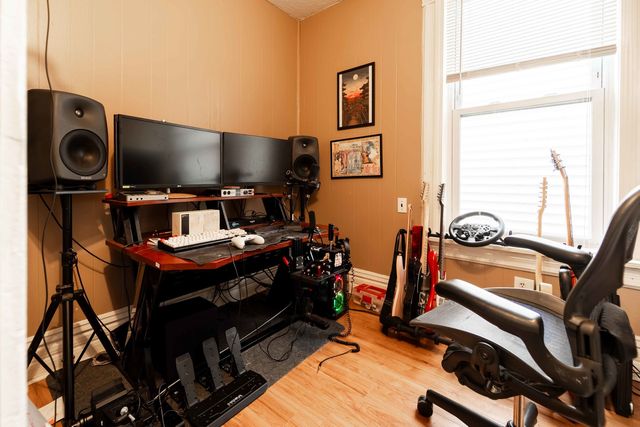 2733 N Artesian Avenue, Chicago, IL 60647