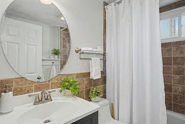 13 Walnut St 13, Belmont, MA 02478