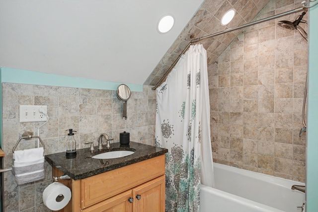 13 Walnut St 13, Belmont, MA 02478