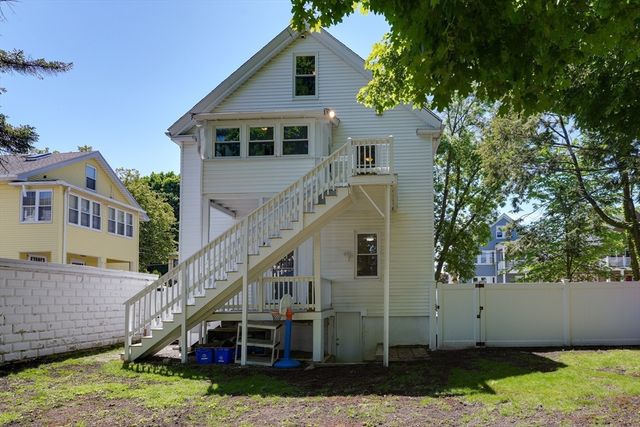 13 Walnut St 13, Belmont, MA 02478