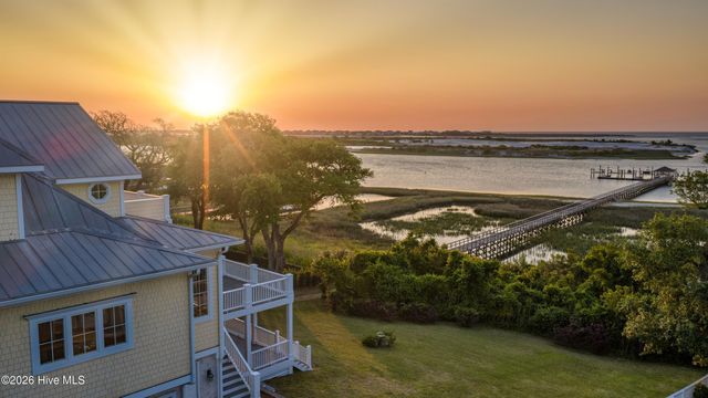 1922 Masons Bluff Court, Wilmington, NC 28411