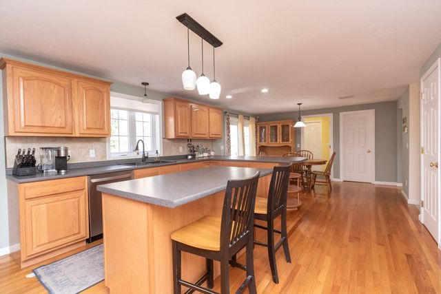 30 Cesidio Ct, Bridgewater, MA 02324