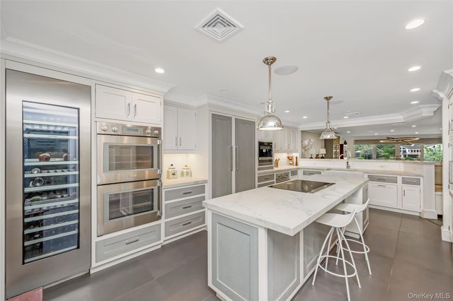 8 Lady Janes Way, Northport, NY 11768