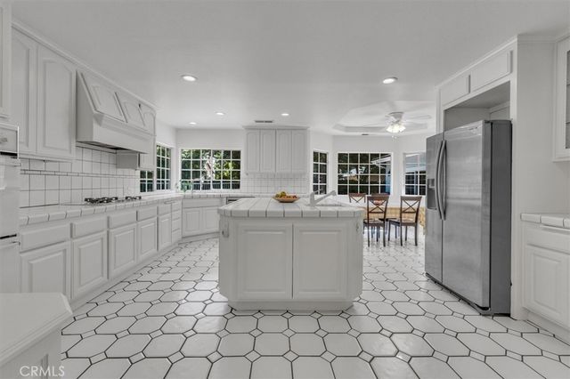 17082 Parthenia, Sherwood Forest, CA 91325