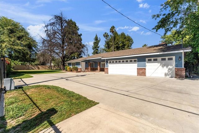 17082 Parthenia, Sherwood Forest, CA 91325