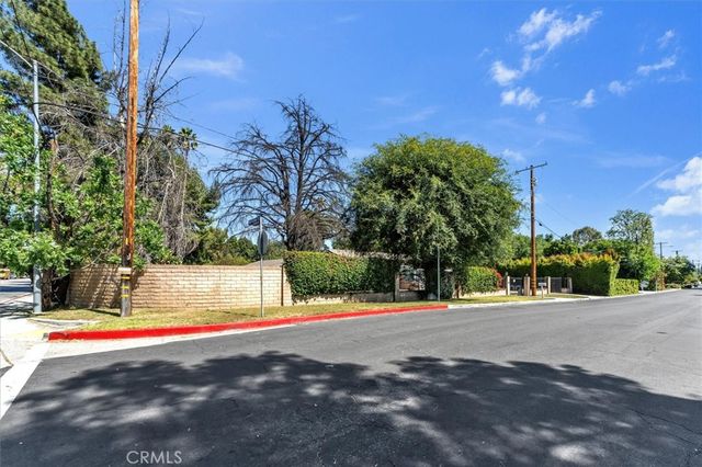 17082 Parthenia, Sherwood Forest, CA 91325