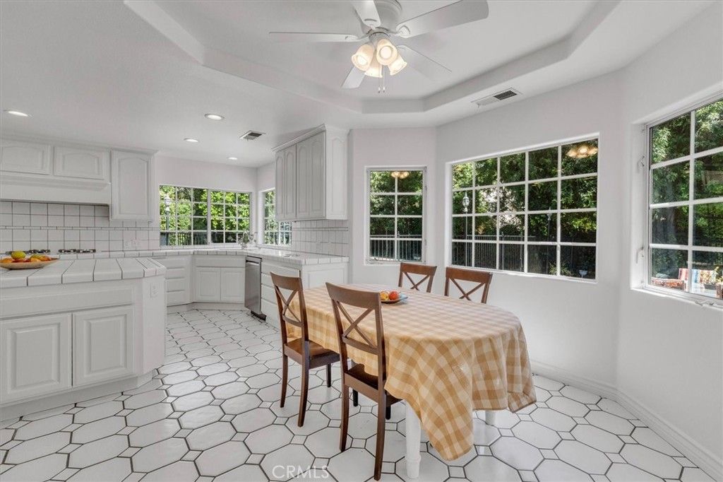 Image 12 of property listing at 17082 Parthenia, Sherwood Forest, CA 91325