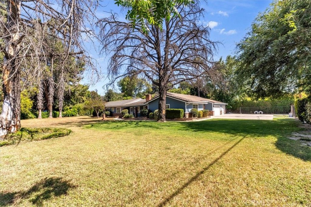 Image 2 of property listing at 17082 Parthenia, Sherwood Forest, CA 91325