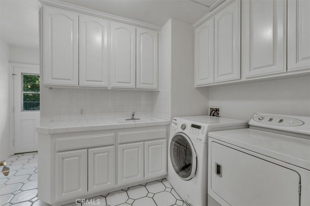 Image 34 of property listing at 17082 Parthenia, Sherwood Forest, CA 91325