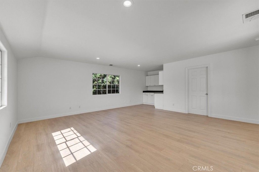 Image 39 of property listing at 17082 Parthenia, Sherwood Forest, CA 91325