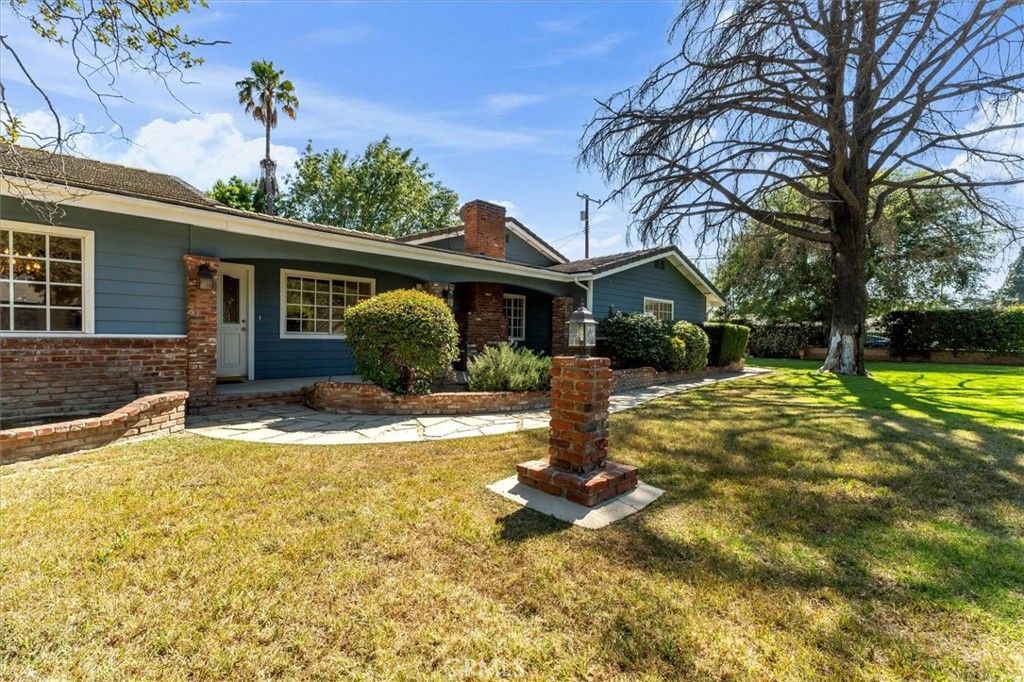 Image 48 of property listing at 17082 Parthenia, Sherwood Forest, CA 91325