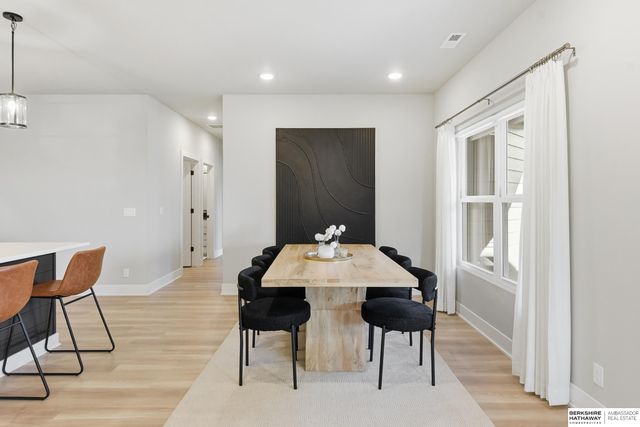 6017 N HWS Cleveland Boulevard, Omaha, NE 68116