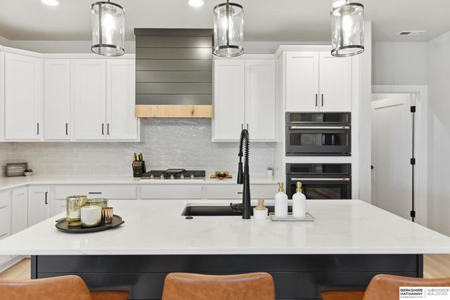 6017 N HWS Cleveland Boulevard, Omaha, NE 68116