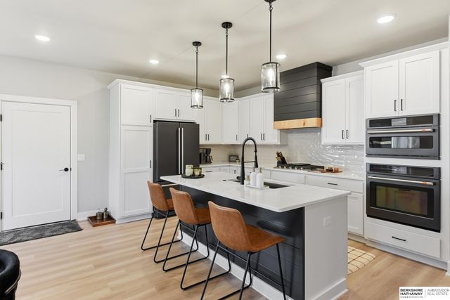 6017 N HWS Cleveland Boulevard, Omaha, NE 68116