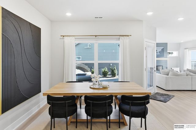 6017 N HWS Cleveland Boulevard, Omaha, NE 68116