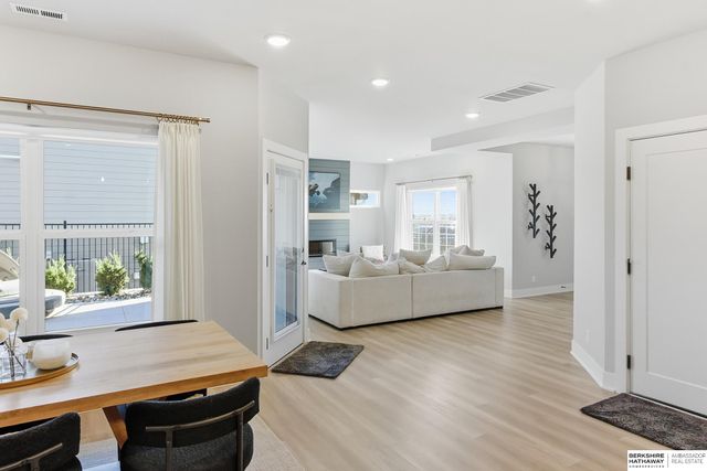 6017 N HWS Cleveland Boulevard, Omaha, NE 68116