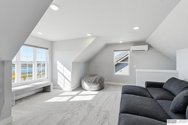 6017 N HWS Cleveland Boulevard, Omaha, NE 68116