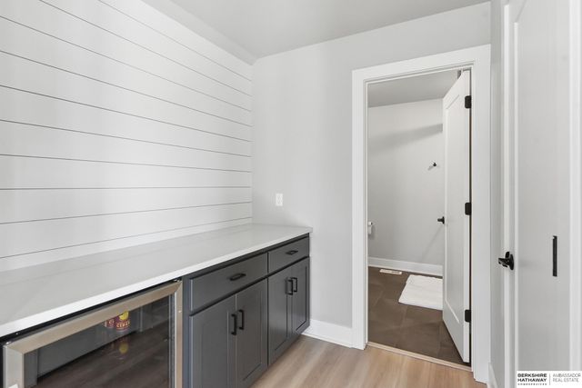 6017 N HWS Cleveland Boulevard, Omaha, NE 68116