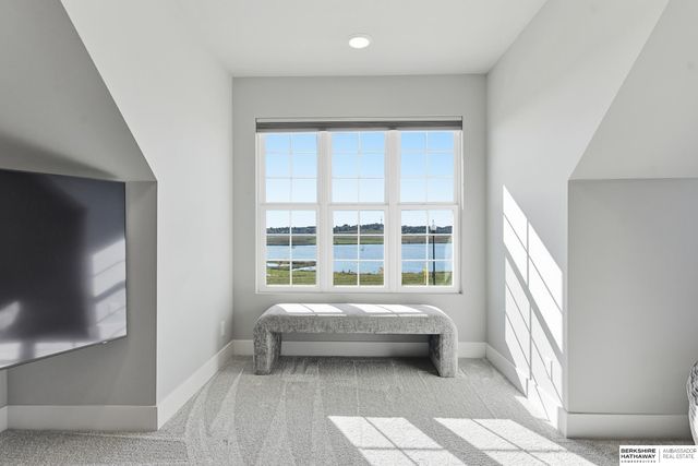 6017 N HWS Cleveland Boulevard, Omaha, NE 68116