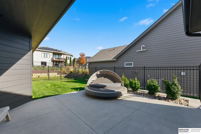 6017 N HWS Cleveland Boulevard, Omaha, NE 68116