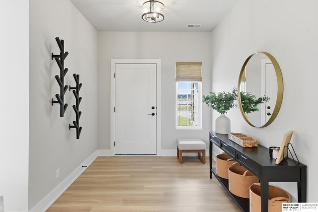 6017 N HWS Cleveland Boulevard, Omaha, NE 68116