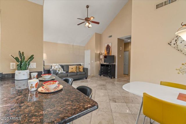 1633 E LAKESIDE Drive 167, Gilbert, AZ 85234