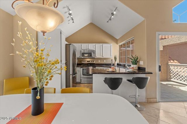 1633 E LAKESIDE Drive 167, Gilbert, AZ 85234