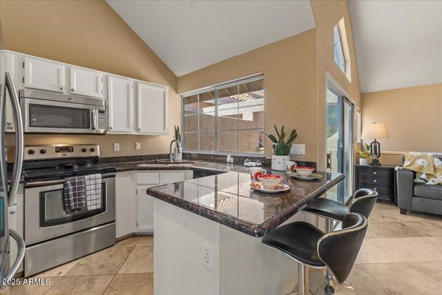 1633 E LAKESIDE Drive 167, Gilbert, AZ 85234