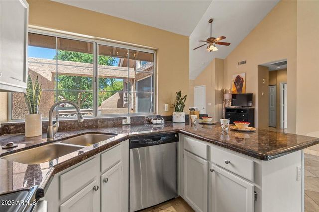 1633 E LAKESIDE Drive 167, Gilbert, AZ 85234