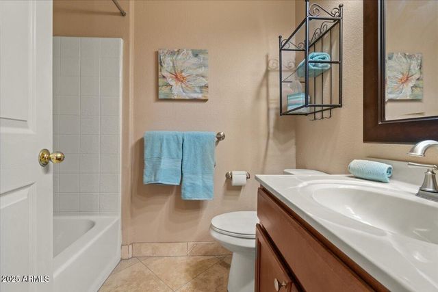 1633 E LAKESIDE Drive 167, Gilbert, AZ 85234