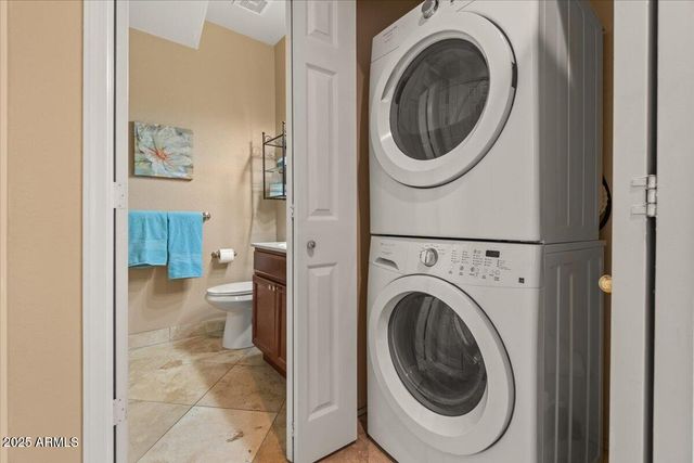 1633 E LAKESIDE Drive 167, Gilbert, AZ 85234