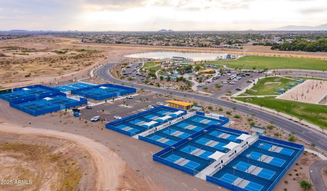 1633 E LAKESIDE Drive 167, Gilbert, AZ 85234