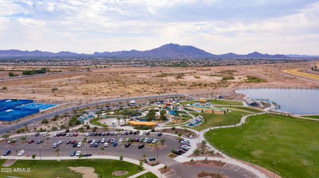 1633 E LAKESIDE Drive 167, Gilbert, AZ 85234