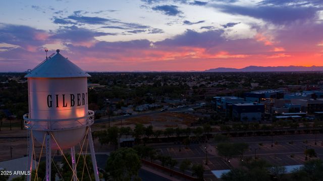 1633 E LAKESIDE Drive 167, Gilbert, AZ 85234